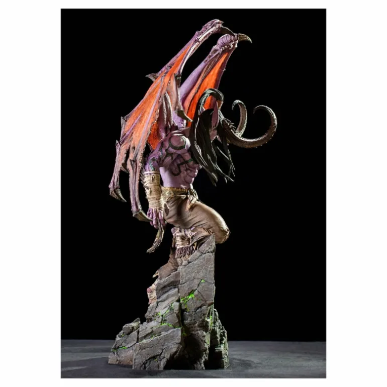 Activision Publishing Inc World Of Warcraft Illidan Stormrage 23" Premium Statue